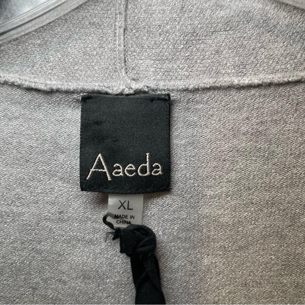Aaeda Floral Applique Open Front Cardigan Sweater Gray Women’s Size XL NWT - Picture 4 of 8